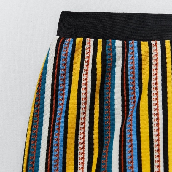 ZARA - Striped Jacquard Top + Shorts Set - Picture 2 of 5